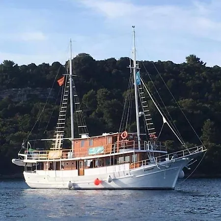 Traditional Gulet With Crew Breakfast&lunch