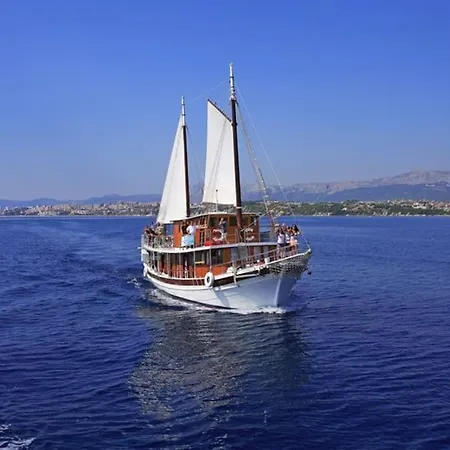 Traditional Gulet With Crew Breakfast&lunch
